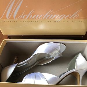 Michaelangelo NIB  Shellie style, size 9  shoe